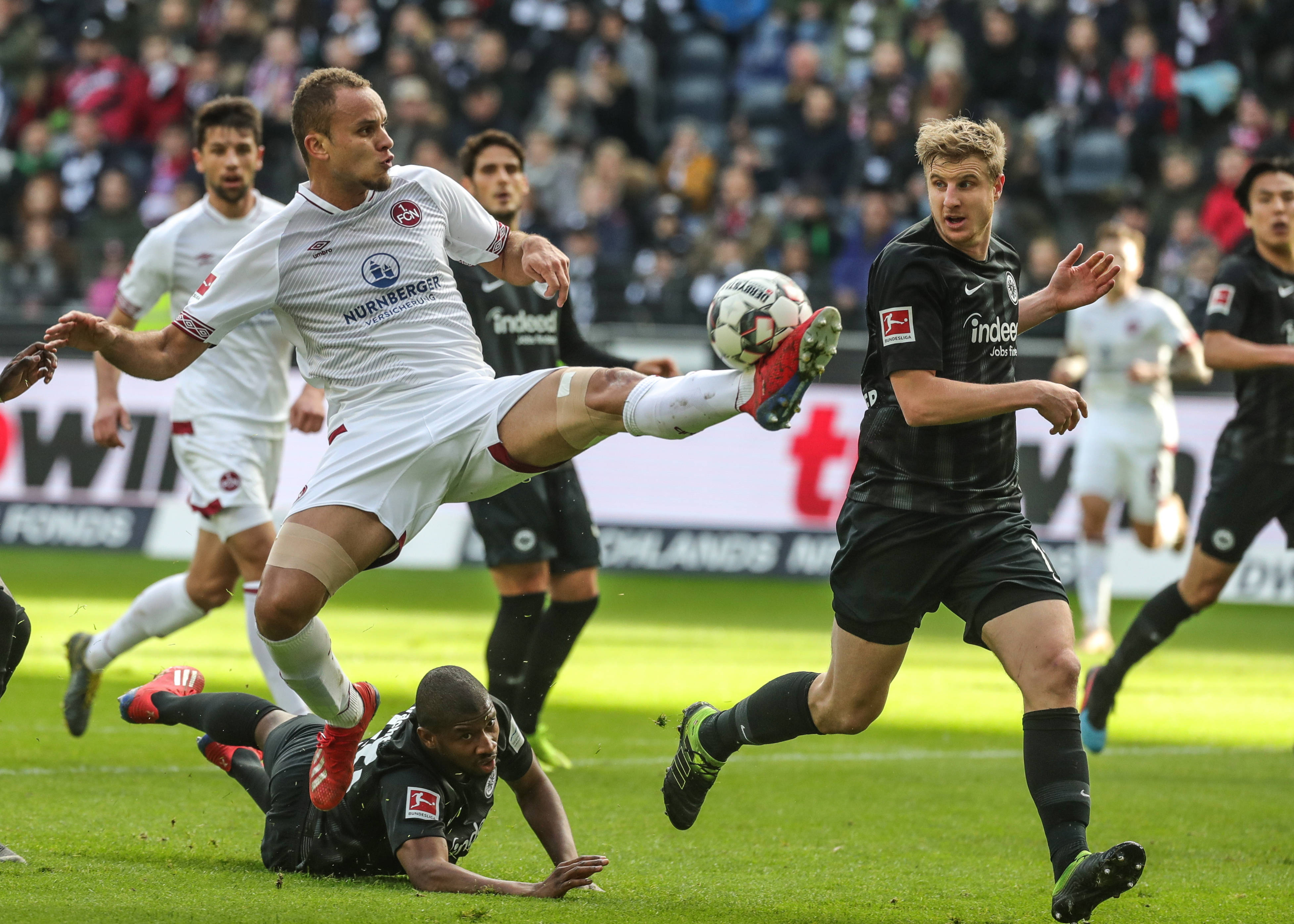 埃尔切主帅：皇马第二个进球明显犯规在先（埃尔切主帅质疑判罚：皇马第二球前有明显犯规）