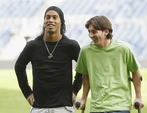 凯恩：英格兰队的新领袖是贝林厄姆、萨卡、格伊、赖斯和我（凯恩：英格兰队新领袖包括贝林厄姆、萨卡、格伊、赖斯以及我）