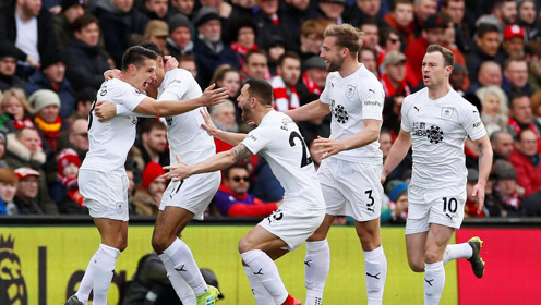 鲁媒：若无意外，山东泰山队将前往海口进行第一阶段冬训（鲁媒：山东泰山队预计赴海口展开第一阶段冬训）