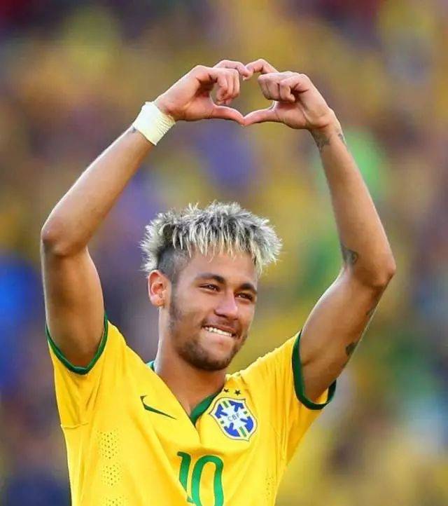 孔帕尼：我们没有“杯赛门将”制度；在混乱中迪亚斯有创造力（孔帕尼：不实行“杯赛门将”制度；迪亚斯在混乱中展现创造力）