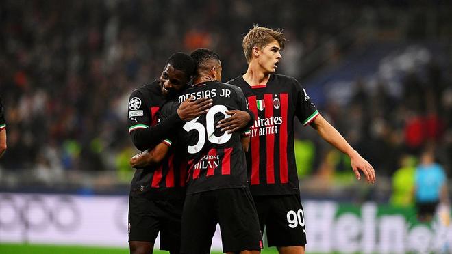 曼晚：曼联已收到B费的检查报告，即便伤愈也会有很高的复发风险（曼晚：曼联已获B费检查结果，即使康复复发风险仍高）