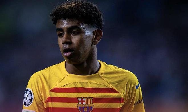 张外龙：曾跟球迷承诺一定会回到重庆；跪谢最努力的球员们（张外龙：曾向球迷承诺必回重庆；跪地致谢最拼的球员）