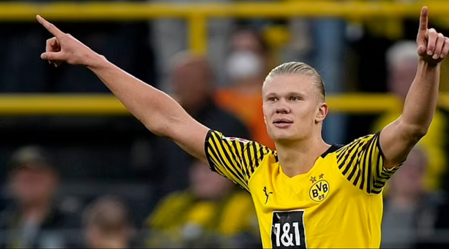 伤愈复出，卡瓦尼时隔两个月再次代表博卡出场并打进一粒点球（阔别两月复出，卡瓦尼重返博卡点球建功）