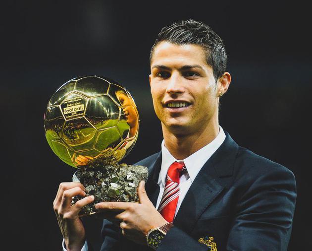 英超半场：沃尔特马德挑射破门，纽卡暂3-0埃弗顿（英超半场战报：沃尔特马德挑射建功，纽卡暂3-0领先埃弗顿）