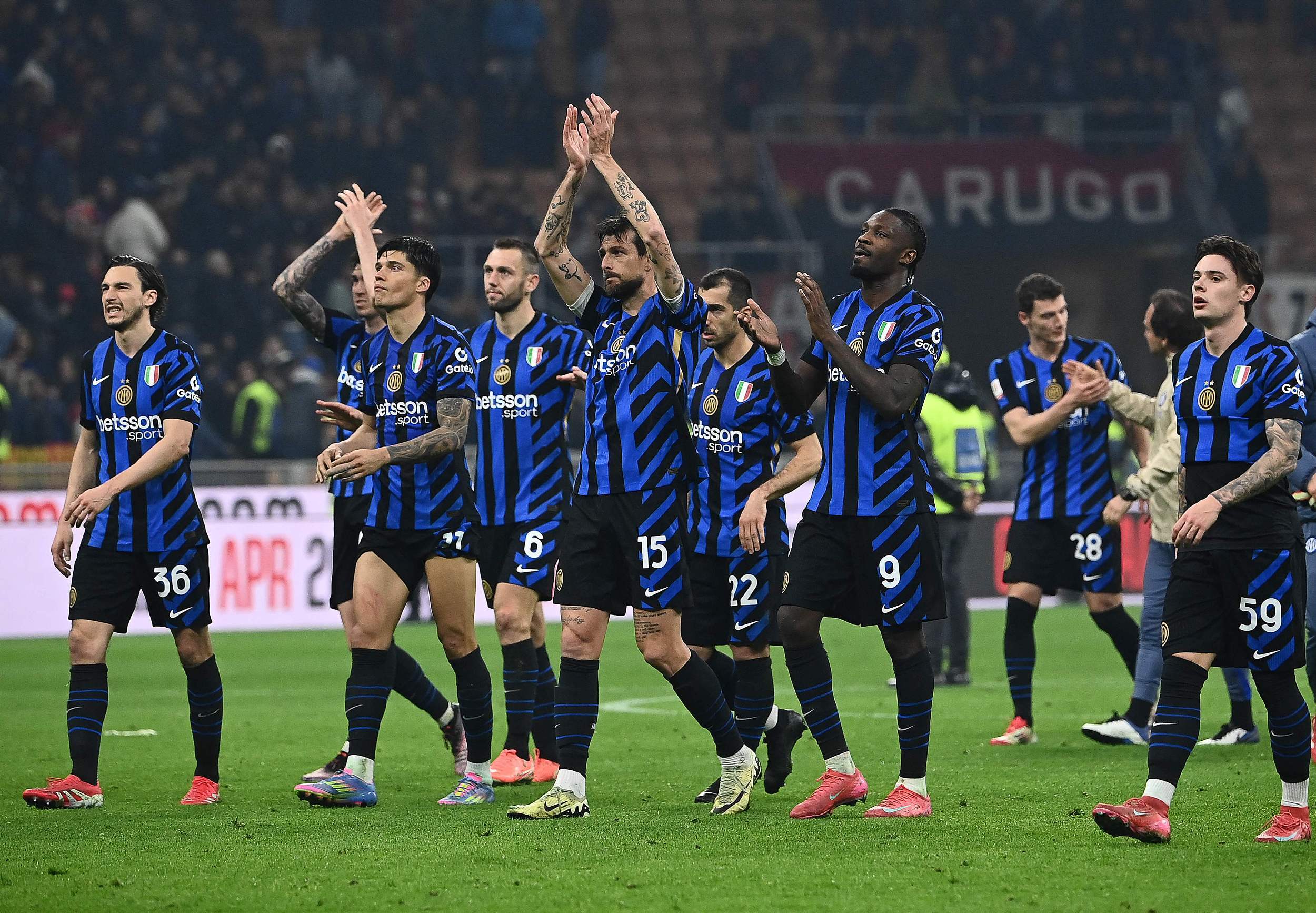 记者：巴洛特利与达曼协作的传闻不实，没有球队有意签下他（记者：巴洛特利与达曼合作传闻不实，暂无球队有意引进他）